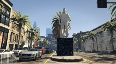 Tommy Vercetti Statue