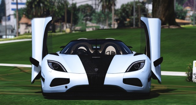 Koenigsegg Agera R with door script