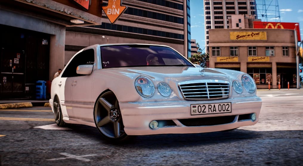 Mercedes-Benz E Class W210 1.0